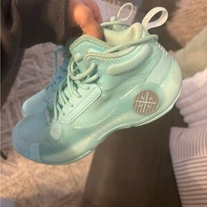 Dwyane Wade Basketball Sneakers 7.5